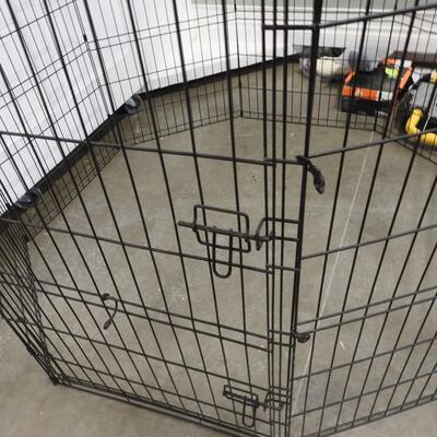 Dog Open Dog Kennel, 3 Feet Tall Metal Fencing, 8 Sides - Good Condition