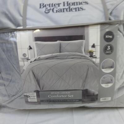 BH & G Embroidered Velvet 3pc King, Silver, Used but Complete