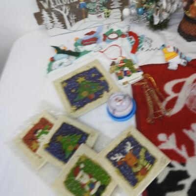 20 pc Home Decor Christmas Holiday. Coasters, Snow Globes, Rug, etc