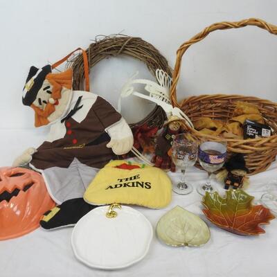 16 pc Fall/Halloween/Thanksgiving Decor: Basket, Decorative Dishes, Wall Decor