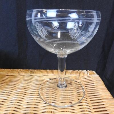 13 pc Kitchen: Basket with 8 Glasses, Bread Platter, Candy Dish, 2 Candle Bowls