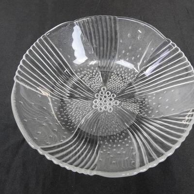 13 pc Kitchen: Basket with 8 Glasses, Bread Platter, Candy Dish, 2 Candle Bowls