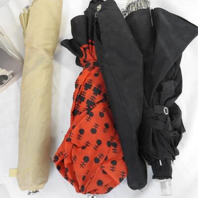 5 pc Personal Care: 3 Umbrellas, Hair Rollers, Black & Decker Dust Buster