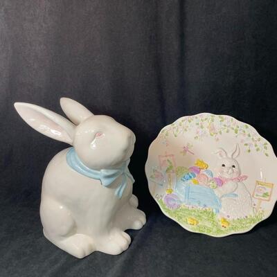 Lot 126  Easter Decor Platter & Cookie Jar