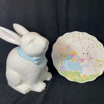 Lot 126  Easter Decor Platter & Cookie Jar
