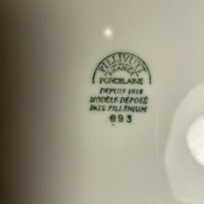 Lot 6.5 Assorted White Dinnerware