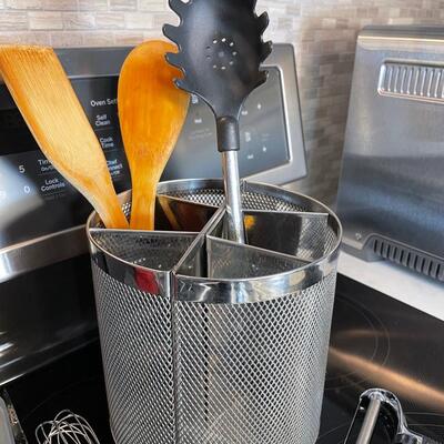 Lot 28.5. Kitchen Misc with Metal Tool Caddy
