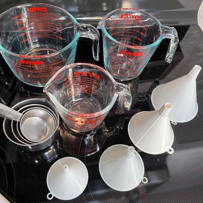 lot 29.5. Kitchen Misc with Hand Blender