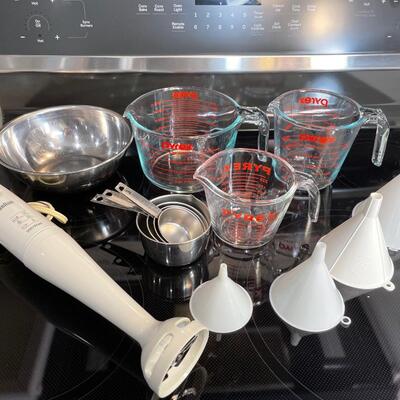 lot 29.5. Kitchen Misc with Hand Blender