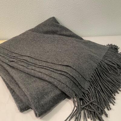 Lot 90.5. Cashmere Throw