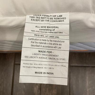 Lot 177. Deluxe Mattress Pad - Queen
