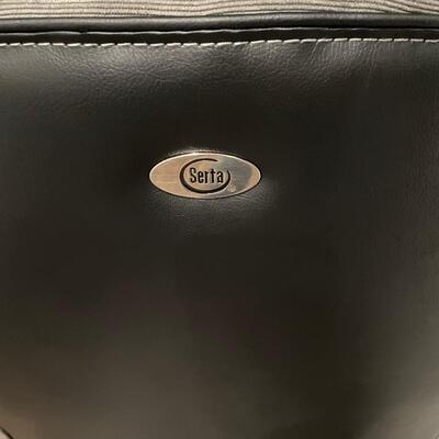 Lot 92.5. Deluxe Office Chair