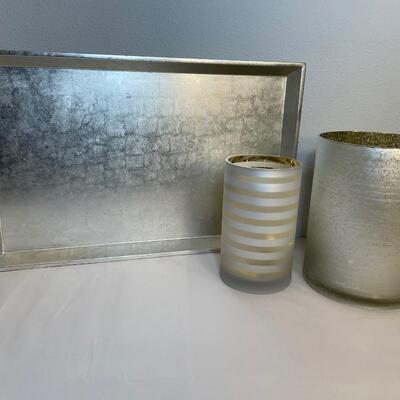 Lot 82.5. Silver Leaf Decor w/ Reversible Tray