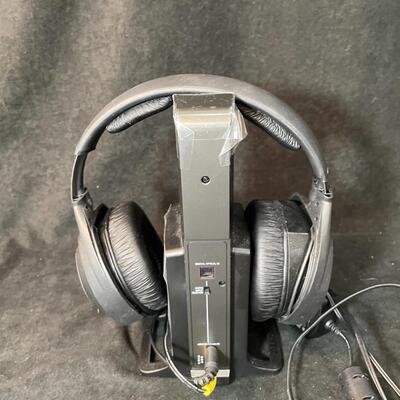 Lot 150  Headphones w/ Charging Station