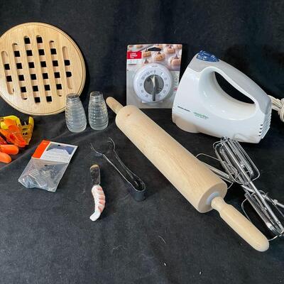 Lot 157  Kitchen Miscellaneous