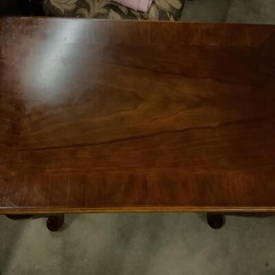 D765 Bombay Mahogany Queen Anne Table