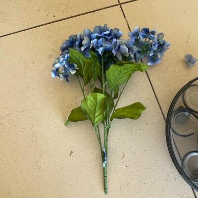 Lot 168  Hydrangea Silk Stems