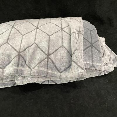 Lot 178  Microfiber Fleece Gray Blanket