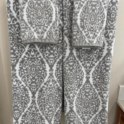 Lot 189   Bath & Hand Towels