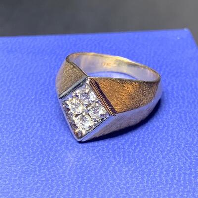 Menâ€™s 14K Gold Diamond Ring