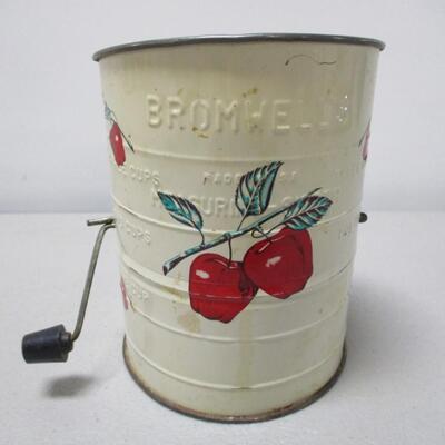 Vintage Bromwell's Flour Sifter Apple Pattern