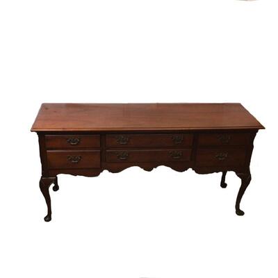 D772 Queen anne Style Mahogany Sideboard by Hickory Chair Co.