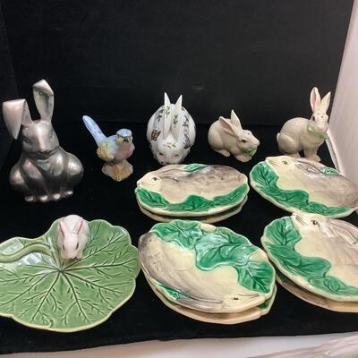 F984 Large Bunny Plate and Collectibles Lot