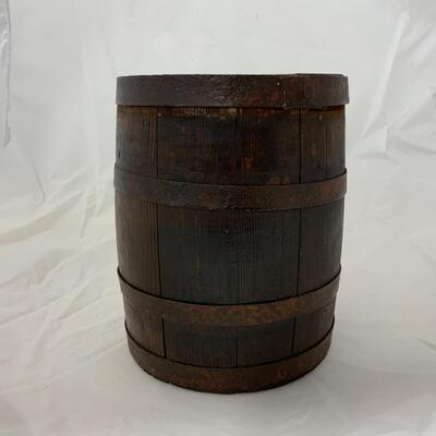 -89- Small Wood Barrels | Iron Duke