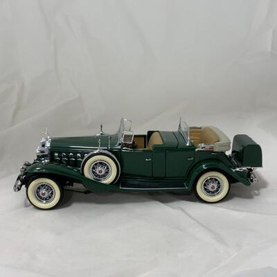 -107- MODEL CARS | 1932 Cadillac | Danbury Mint | Die-Cast