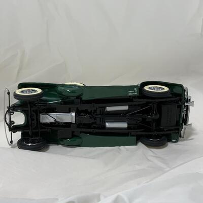 -107- MODEL CARS | 1932 Cadillac | Danbury Mint | Die-Cast