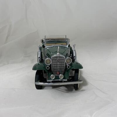 -107- MODEL CARS | 1932 Cadillac | Danbury Mint | Die-Cast