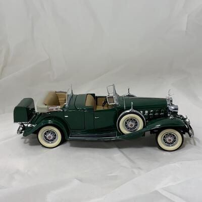 -107- MODEL CARS | 1932 Cadillac | Danbury Mint | Die-Cast
