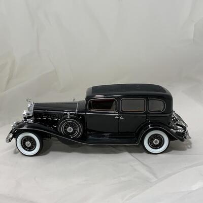 -109- MODEL CARS | 1932 Cadillac | Danbury Mint | Die-Cast