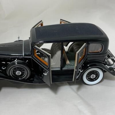 -109- MODEL CARS | 1932 Cadillac | Danbury Mint | Die-Cast