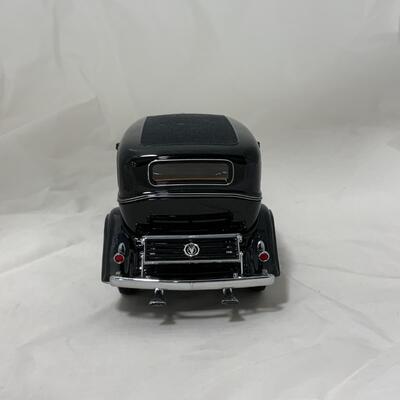 -109- MODEL CARS | 1932 Cadillac | Danbury Mint | Die-Cast