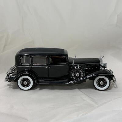 -109- MODEL CARS | 1932 Cadillac | Danbury Mint | Die-Cast