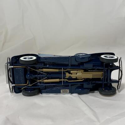 -110- MODEL CARS | 1932 Cadillac | Franklin Mint | Die-Cast