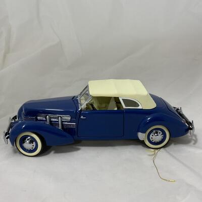 -117- MODEL CARS | 1937 Cord 812 | Franklin Mint | Die-Cast