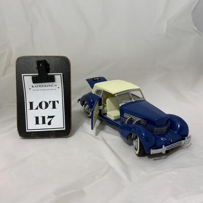 -117- MODEL CARS | 1937 Cord 812 | Franklin Mint | Die-Cast