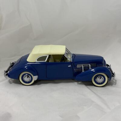 -117- MODEL CARS | 1937 Cord 812 | Franklin Mint | Die-Cast