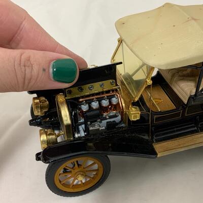 -122- MODEL CARS | 1910 Cadillac | Franklin Mint | Die-Cast
