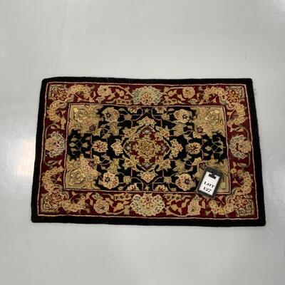 -127- Accent Rug