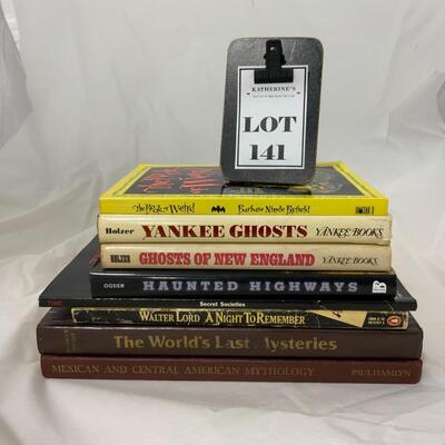 -141- BOOKS | Ghosts and Strange Stories