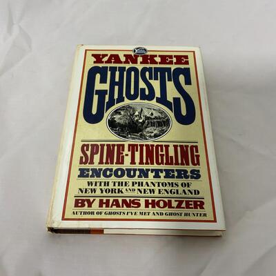-141- BOOKS | Ghosts and Strange Stories
