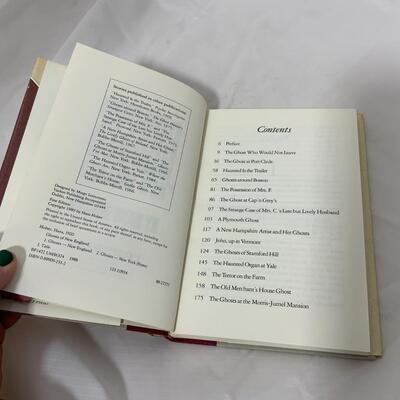 -141- BOOKS | Ghosts and Strange Stories