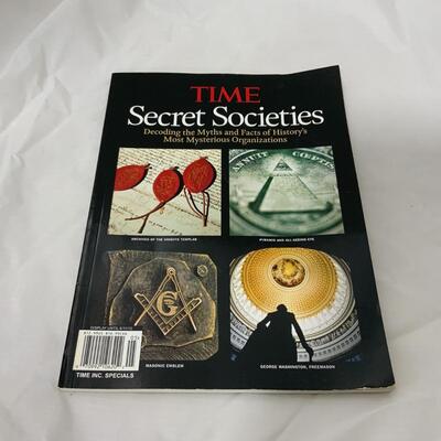-141- BOOKS | Ghosts and Strange Stories
