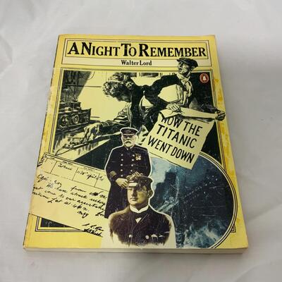 -141- BOOKS | Ghosts and Strange Stories