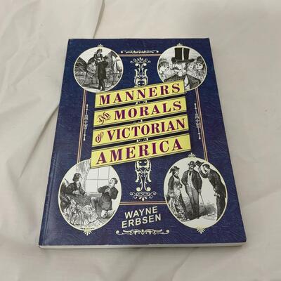 -148- BOOKS | Odd Facts & Reference