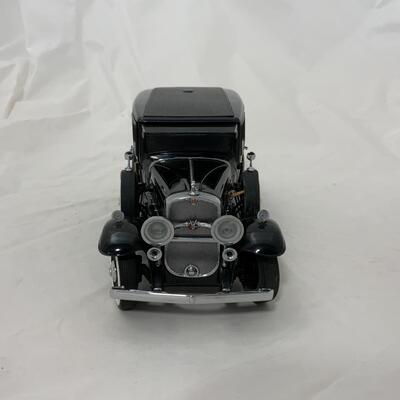 -151- MODEL CARS | 1930 Cadillac | Franklin Mint | Die-Cast