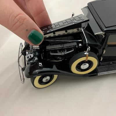 -151- MODEL CARS | 1930 Cadillac | Franklin Mint | Die-Cast